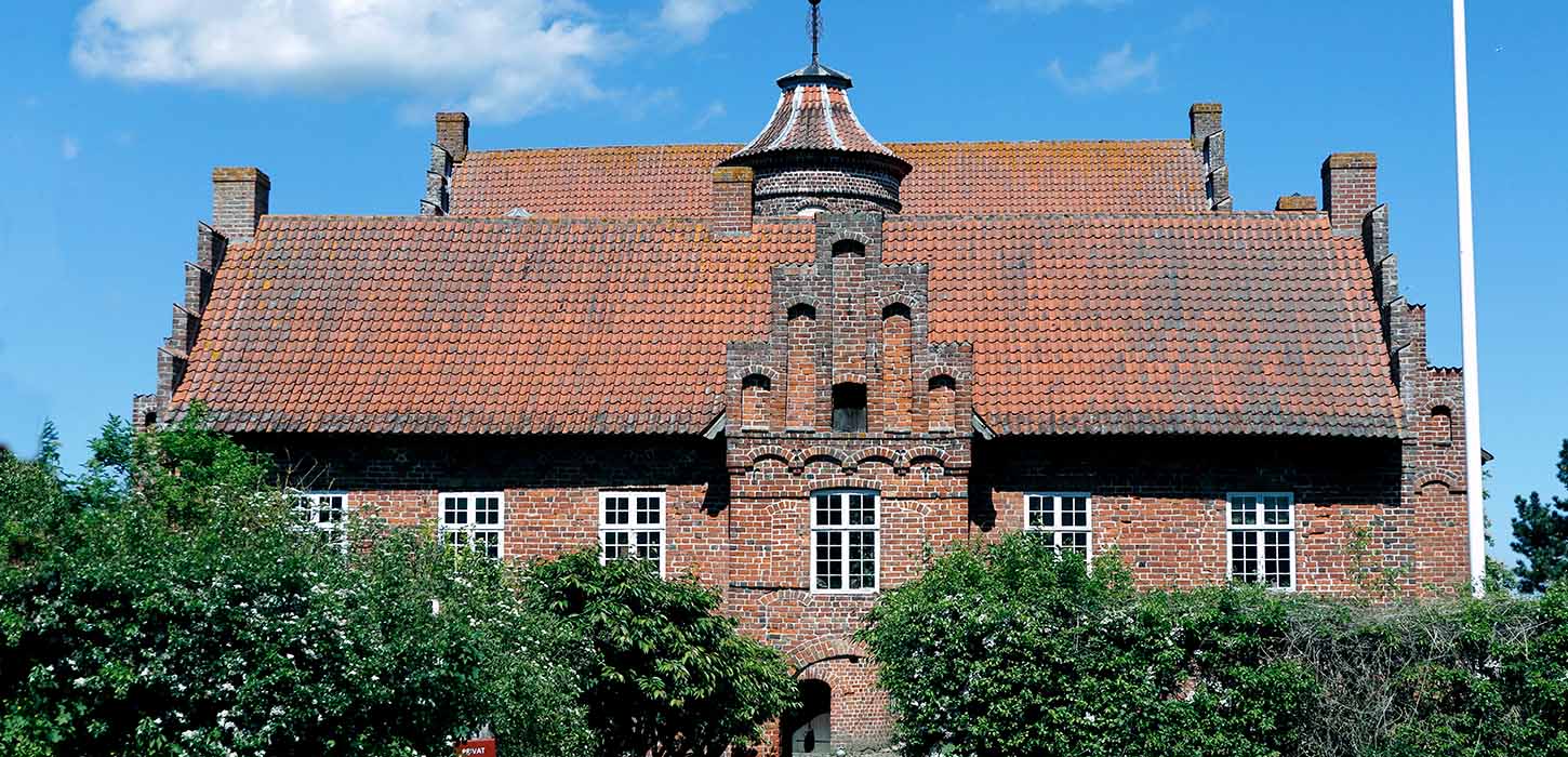 Herregården Rygaard har gennem århundreder været tæt knyttet til naboherregården Glorup. 