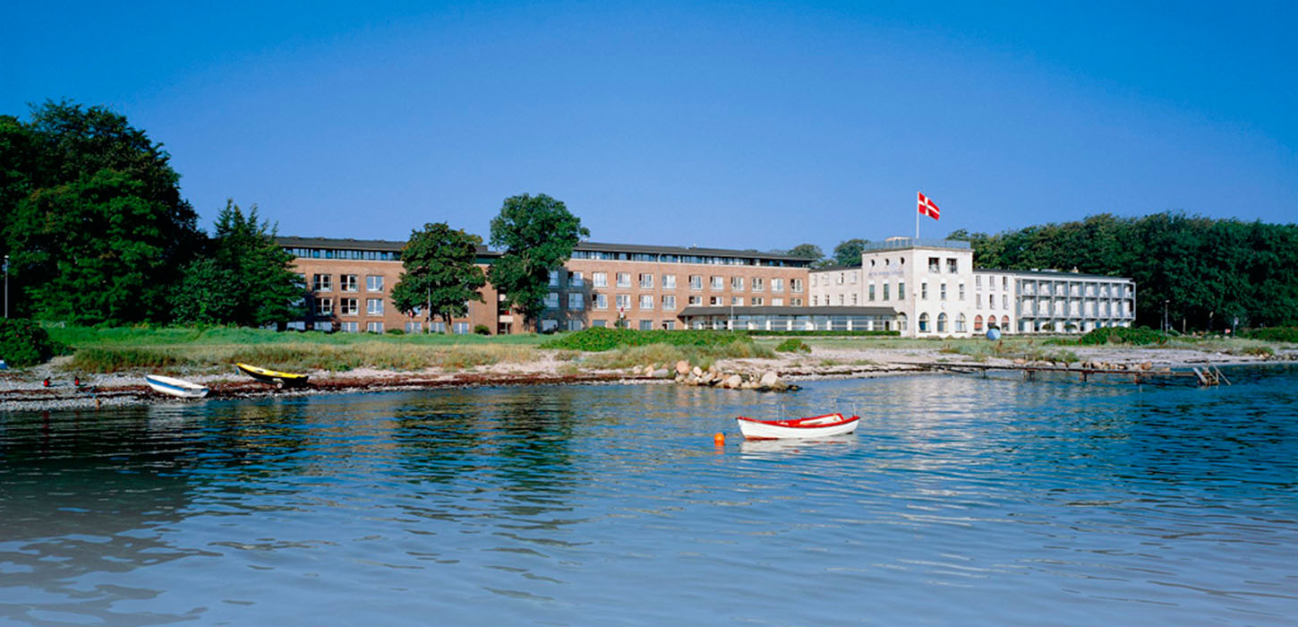 Hotel Nyborg Strand ligger tæt ved havet og naturen, og har en flot udsigt over Storebælt