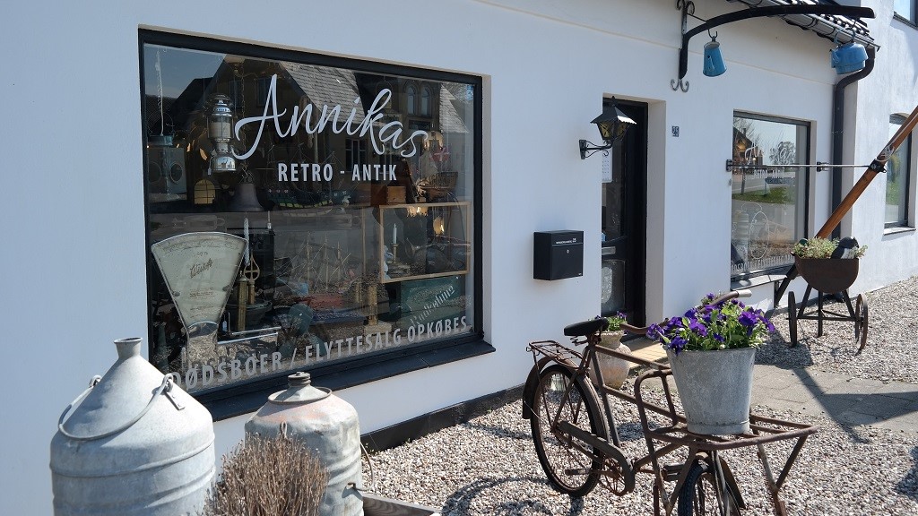 Annikas Antik butik i Øksendrup